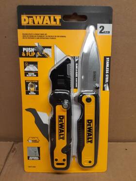 Dwht10997 Dewalt 2 Pc. Folding Utility And Pocket Knife Set