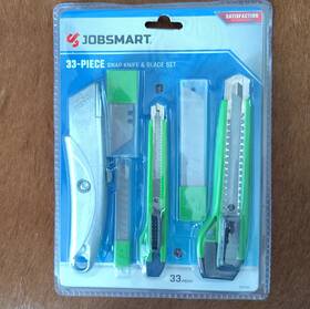 2517987 Jobsmart 33-piece Razor Green And Silver Handles Scissors 8 Pk Flashlight