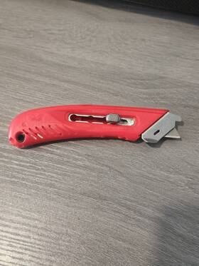 Pacific 073441004425 Box Cutter S4l Red Lefty Left Handed Blades Grocery Retail Utility Knife