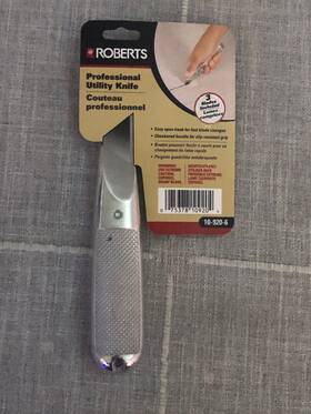 Roberts 075378109204 Professional Utility Knife - New With Non- Slip Handle