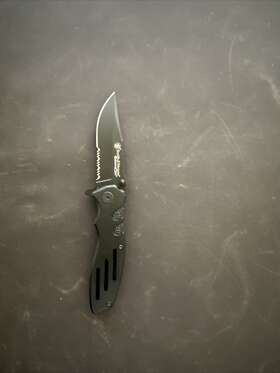 Swa24s Smith & Wesson And Extreme Ops Liner Lock Folding Knife Pocket Clip Swa24s Smith & Wesson And Extreme Ops Liner Lock Folding Knife Pocket Clip