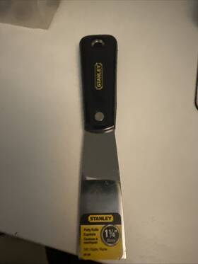 28-140 Stanley Putty Knife Stiff 1-1/4 Inch Carbon Steel 1arx3