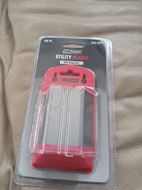 243-5471 Tool Shop 100pk Utility Knife Blades High Carbon Steel With Mountable Dispenser