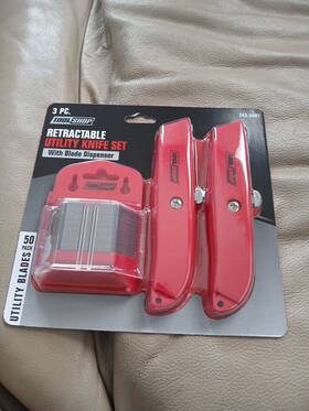243-5491 Tool Shop 53 Piece Utility Knife Set With Blades - Red