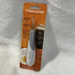Fiskars 165100 Heavy Duty Detail Craft Knife No. 2 Blade. Fixed Price $8.00.