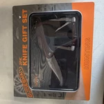 Guidesman 2PK Folding Hunting Knives 3" 420 Steel Blade Wood Handle Brown. Fixed Price $10.30.