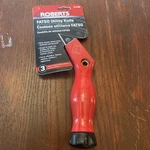 Roberts Big Fatso Multipurpose Utility Knife With Quick Blade Change. Fixed Price $14.39.