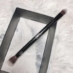 It Cosmetics Doubled Ended Concealer / Crease Blending Brush Eyeshadow. Fixed Price $10.95.