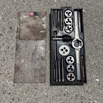 Vintage Craftsman Usa 19 Pcs. Sae Tap & Die Set # 52341 With Case Sears Old. Fixed Price $28.95.