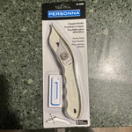 Personna Heavy Duty Carpet Knife With 5 Blades New. Fixed Price $9.59.