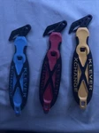 Klever Xchange KCJ-XC-35Y Safety Box Cutter Yellow Blue Red Lots Of. Fixed Price $10.00.