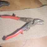 Wiss M1 Utility Snips Steel Blade Red & Silver Plastic Handle Piece. Fixed Price $8.25.