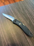 Smith & Wesson CH008SER Pocket Knife Combo Blade W/ Belt Clip. Fixed Price $9.00.